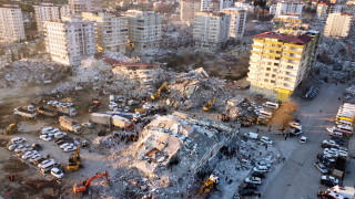 Арести в Турция заради "провокативни" публикации в социалните мрежи за земетресенията