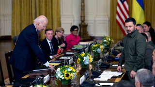 Украинският президент Володимир Зеленски планира във вторник последна молба към