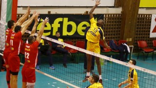 Бившият хегемон в българския волейбол Марек Юнион Ивкони ще се
