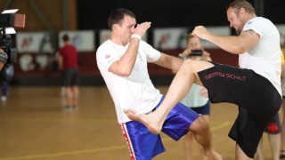 Кикбокс легендата Петер Артс пусна свой филм от SENSHI и международния киокушин лагер в Камчия