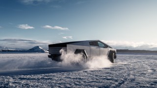 Най-странният модел на Tesla вече е в производство