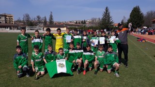 Децата родени през 2006 г на Нефтохимик се представиха отлично