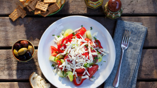 Да опитаме традиционната местна кухня е един от най приятните начини