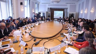 Комисията по конституционни и правни въпроси в парламента отхвърли предложението