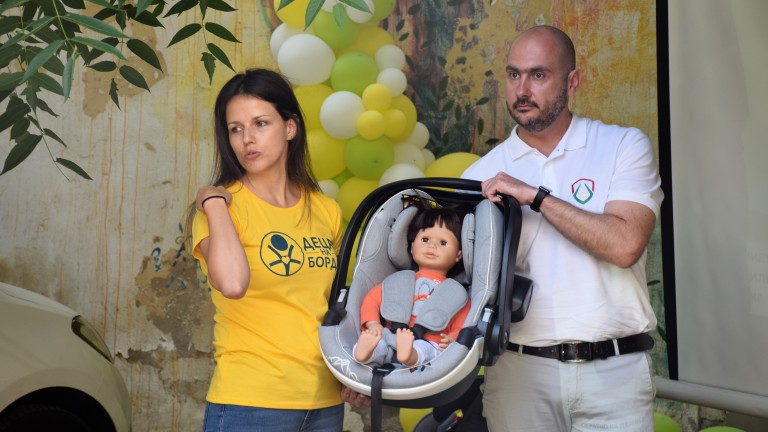 Монтирали погрешно половината от всички столчета за деца в колите