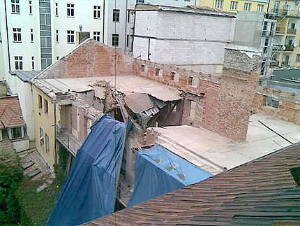 Българи затрупани при срутване на сграда в Прага? 