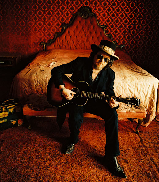 Дзукеро идва в София с четири нови парчета