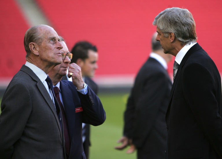 Принц Филип на откриването на новия стадион на Арсенал