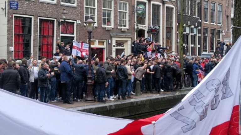 Арестуваха фенове на Англия в Амстердам