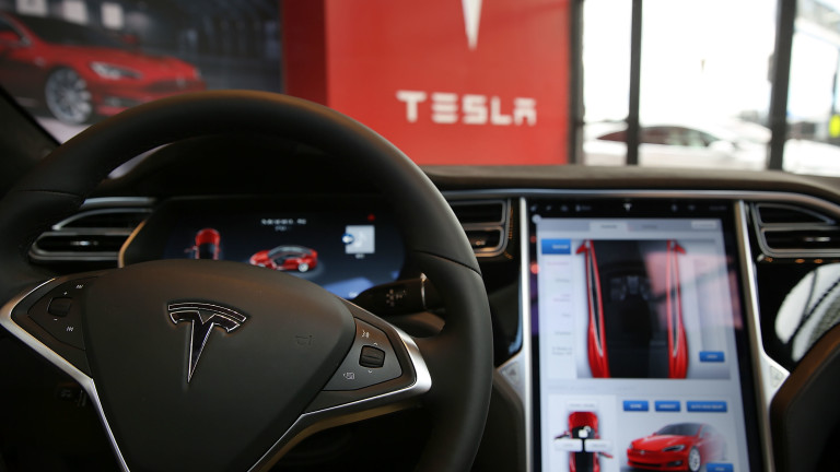 Как работи автономният режим на Tesla