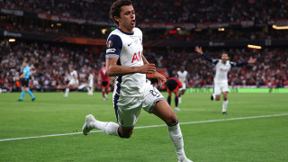 Голмайсторът на Тотнъм Бренън Джонсън във финала в Лига Европа