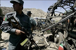 45 загинаха в Афганистан след въздушни удари на НАТО