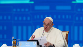 Бог не насочва религиите към война Това заяви в сряда