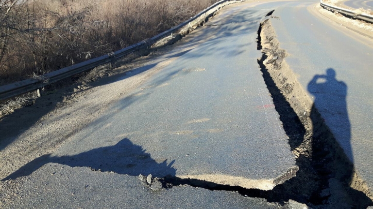 Почти година след наводненията в Смолянска област, Агенция Пътна инфраструктура
