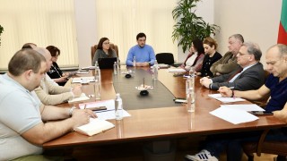 Министърът на околната среда и водите Юлиян Попов проведе среща