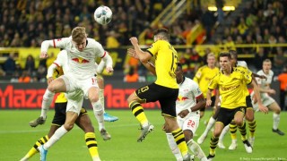 Кошмарни грешки в защита лишиха Борусия Дортмунд от заслужена победа
