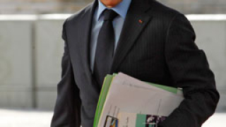 Саркози поканен за арбитър в ливанската криза