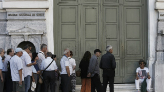 Банките в Гърция отвориха врати за първи път от 29 юни