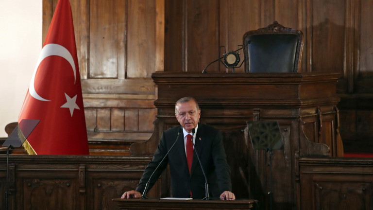 Ердоган настоява НАТО да засили диалога с Русия