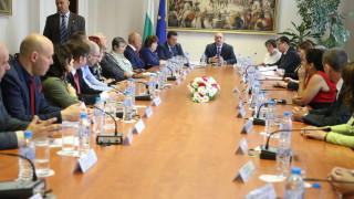 Правомощията и статута на главния прокурор като такъв какъвто е