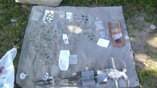 Над 200 антични монети и артефакти иззеха сливенски полицаи при спецакция