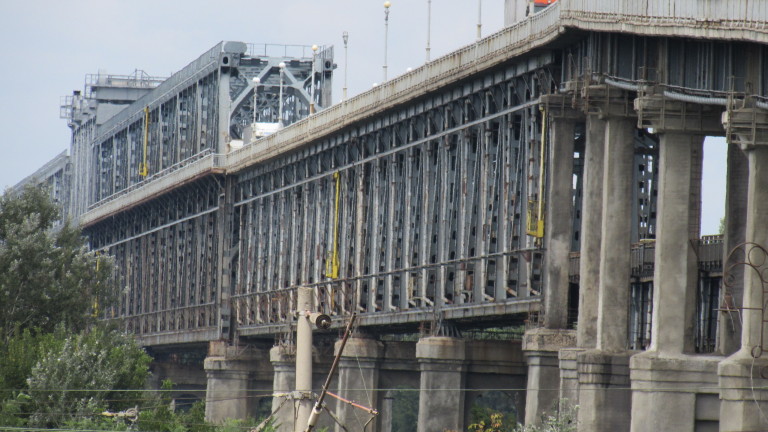 Затварят Дунав мост при Русе за три часа нощем за ремонт на фуги