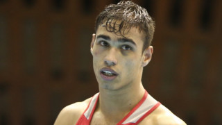 Националът Боян Асенов спечели купата за най техничен боксьор на завършилия