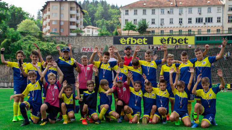 Децата на Възраждане 2020 записаха убедителни победи в първенството