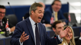 Условия отправи лидерът на Партия Брекзит Найджъл Фараж към британския