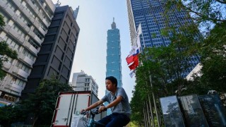 Някои международни компании обмислят да преместят тайванските си служители от