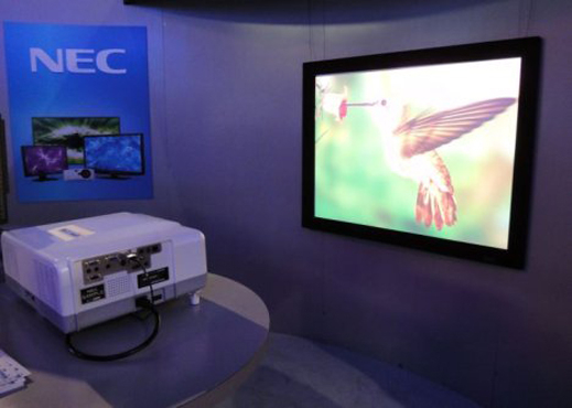 NEC правят най-яркия LED проектор в света 