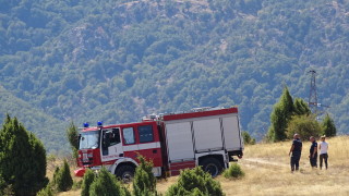 Тежко денонощие за огнеборците: 200 пожара са овладени