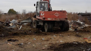 Премахват незаконни гаражи и отчуждени къщи в Монтана 