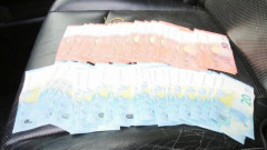 МВР откри пари и списъци с имена в колата на кандидат-депутат във Великотърновско