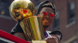 Стрелба окървави парада организиран в Торонто за спечелената първа шампионска