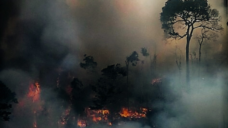 Френският президент Еманюел Макрон заяви, че рекордният брой пожари в