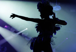 US-свещеник "вложил" $1 млн. в стриптийзьорки