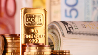 Цената на златото в четвъртък сутринта расте поради коригиращото отслабване