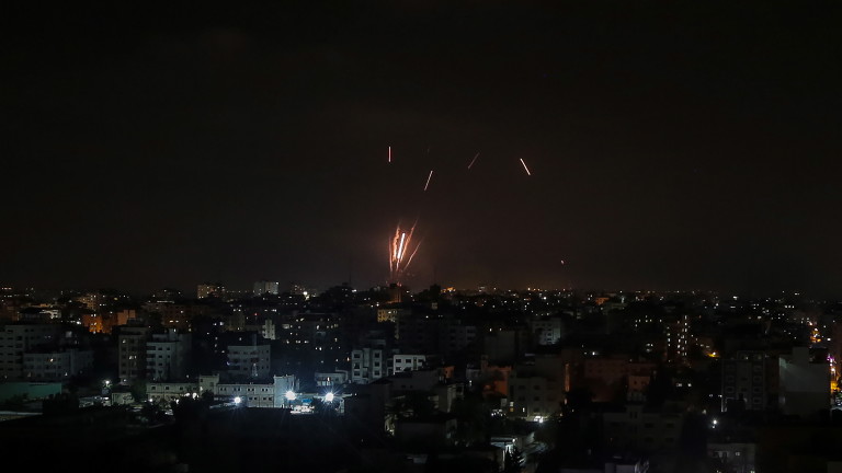 Ескалация и ракети и Биби Нетаняху започва да плува в свои води