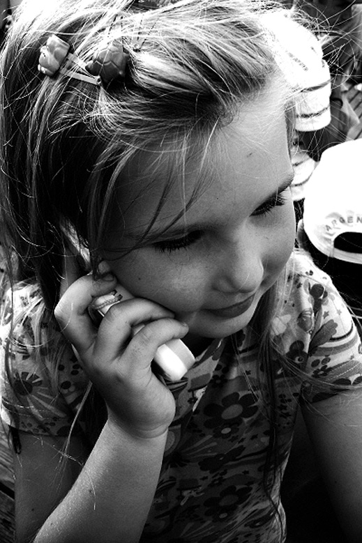 9 правила за безопасен разговор по мобилния телефон