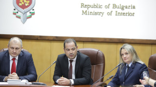 С SMS МВР ни честити минаването на червен светофар