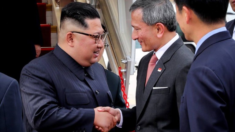 Севернокорейският лидер Ким Чен-ун пристигна в Сингапур за историческата среща