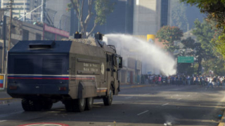 Венецуела "превзе" площада на протестиращите 