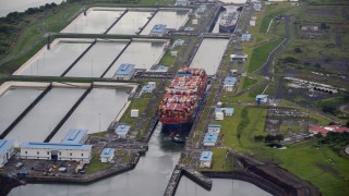 Панамският канал ограничава достъпа за година заради сушата