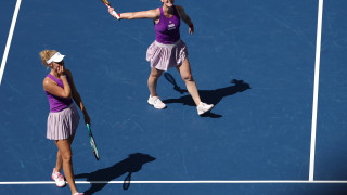 Габриела Домбровски и Ерин Рутлиф триумфираха в женските двойки на