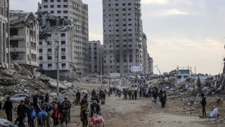 причиниха смъртта на най малко 23 палестинци днес съобщава Ройтерс На фона