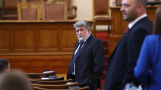 Вежди Рашидов готов, ако не се справя, и на ротация с прекрасните си заместници