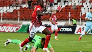 Медиите в Гана не пропуснаха да отразят назряващият скандал между