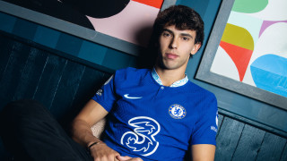 От лондонския Челси явно са доволни от представянето на протугалеца