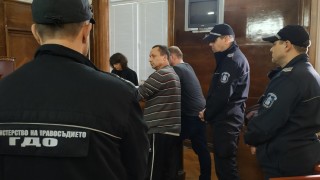 Оставиха в ареста обвинения за взрива във Ветово